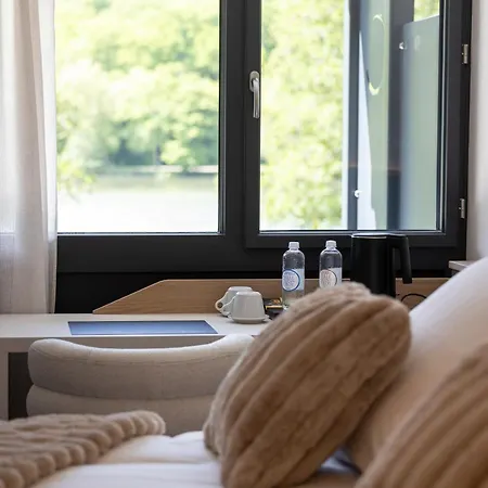 Lacorniche 孔特雷克塞维尔